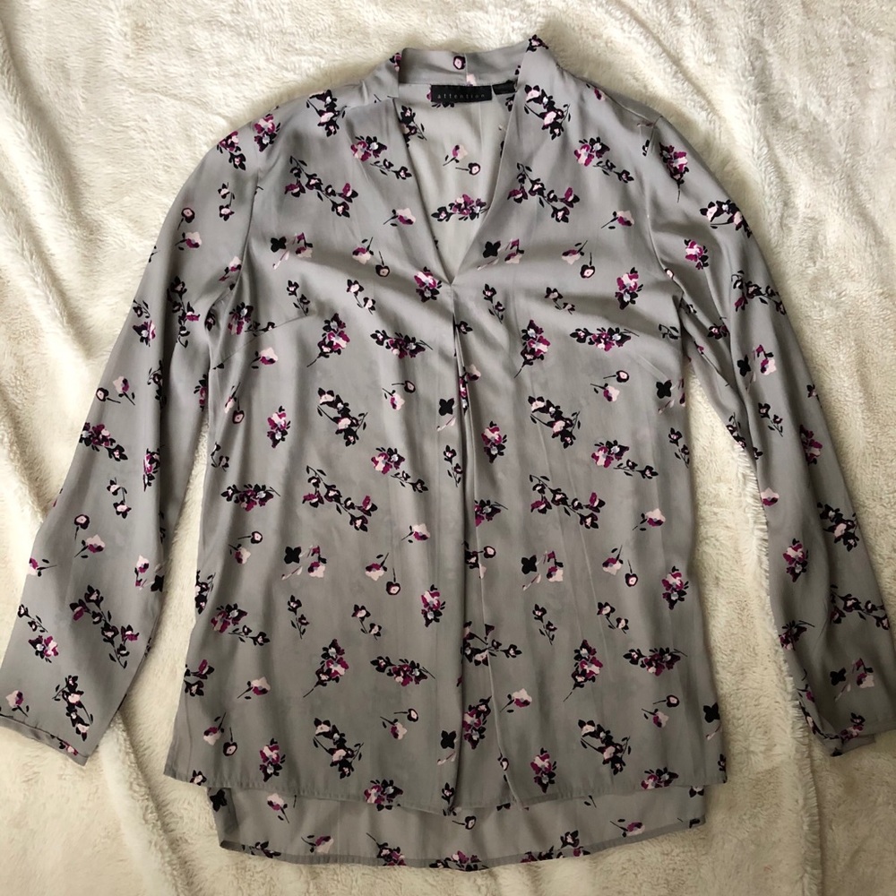 Grey blouse with floral pattern